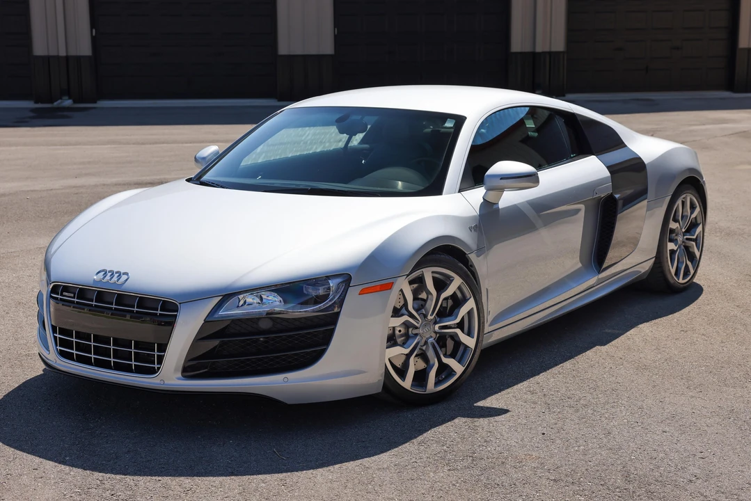 2010 Audi 42 R8 - Image 8 of 31