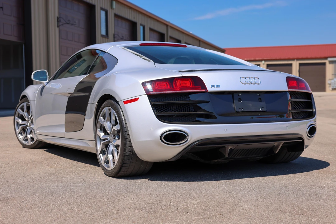 2010 Audi 42 R8 - Image 10 of 31