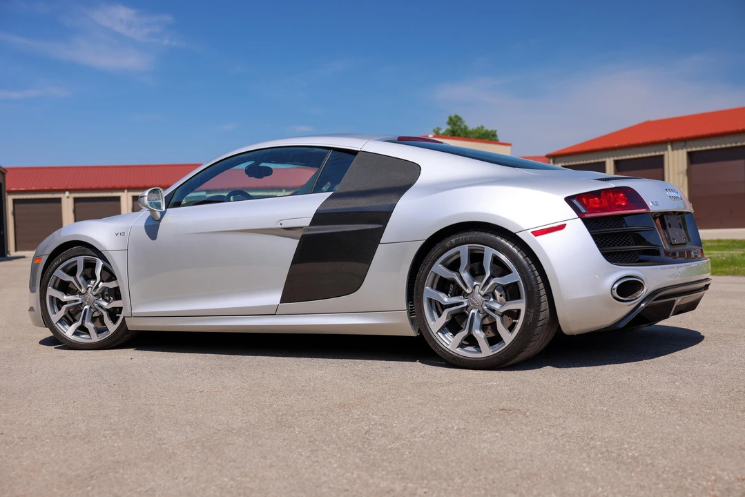 2010 Audi 42 R8 - Image 4 of 31