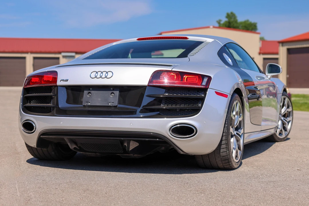 2010 Audi 42 R8 - Image 11 of 31