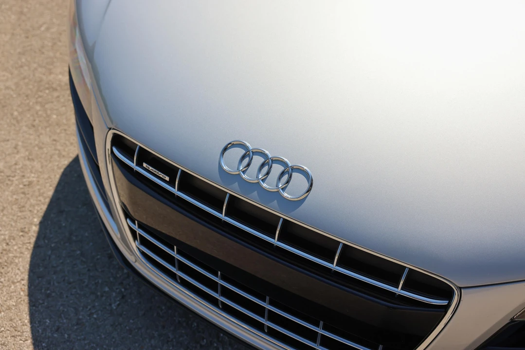2010 Audi 42 R8 - Image 16 of 31
