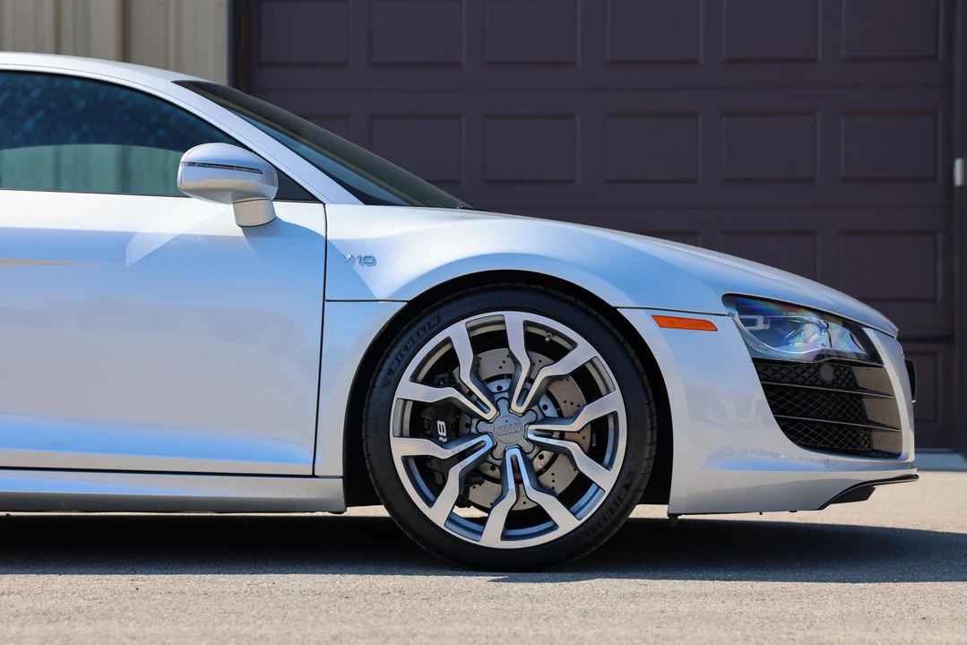 2010 Audi 42 R8 - Image 29 of 31