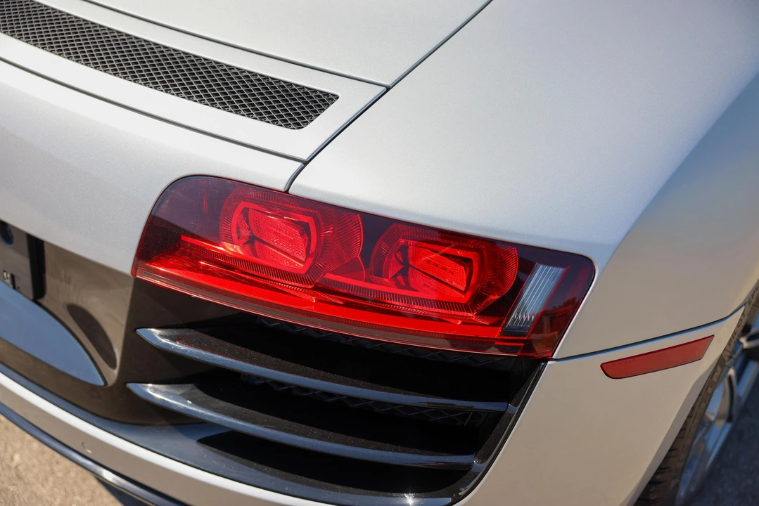 2010 Audi 42 R8 - Image 23 of 31