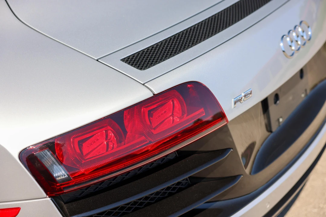 2010 Audi 42 R8 - Image 22 of 31