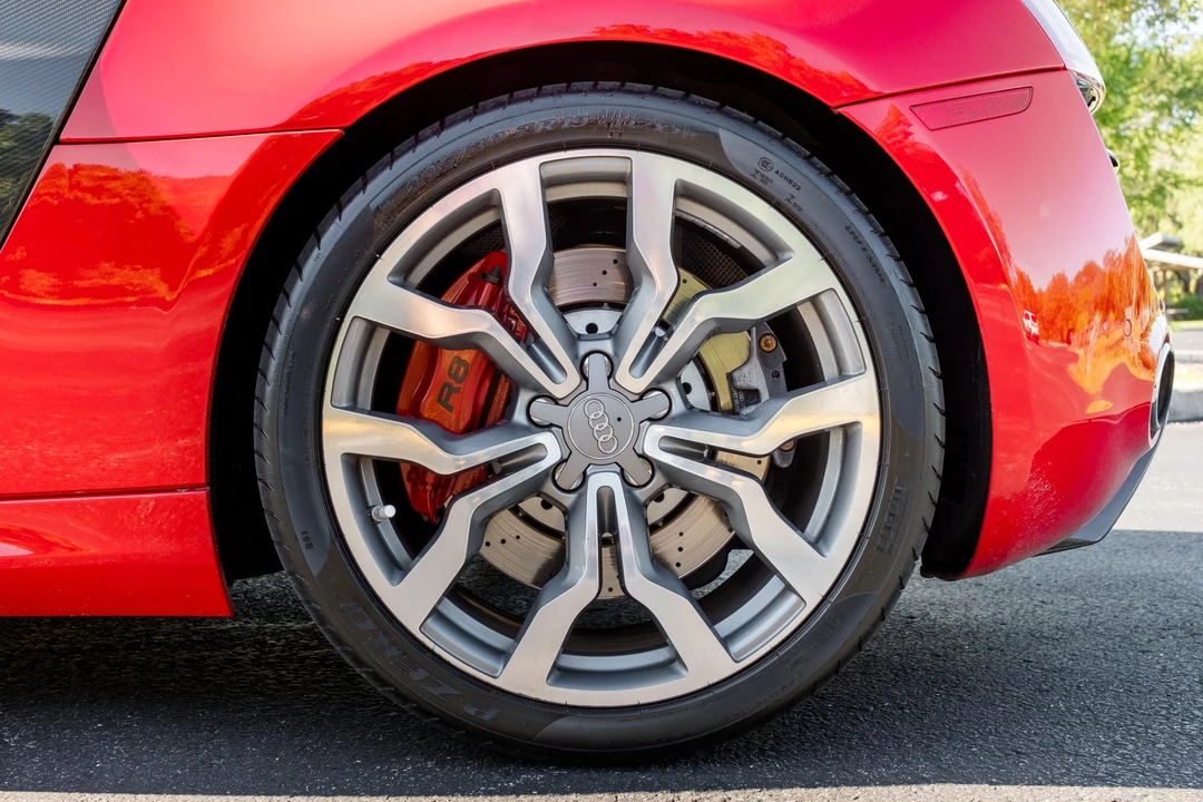 2010 Audi 42 R8 - Image 31 of 31