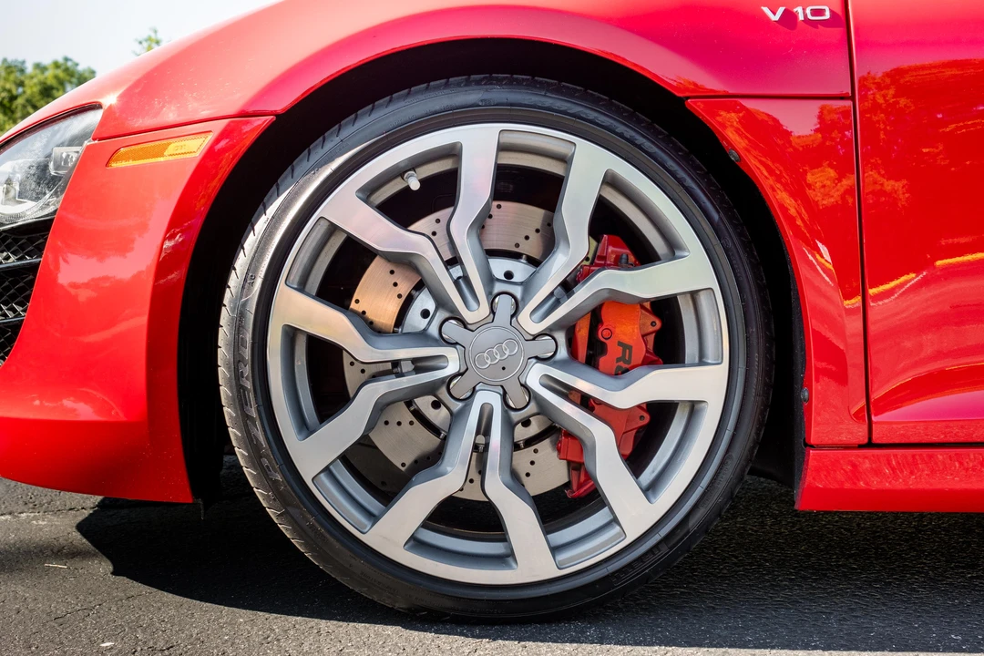 2010 Audi 42 R8 - Image 30 of 31