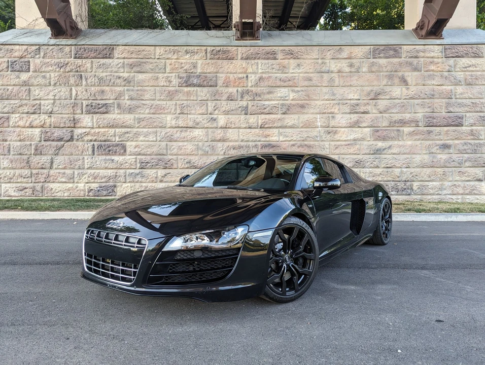2010 Audi 42 R8 - Image 2 of 12