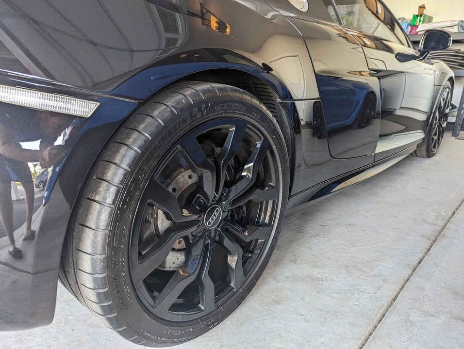 2010 Audi 42 R8 - Image 3 of 12