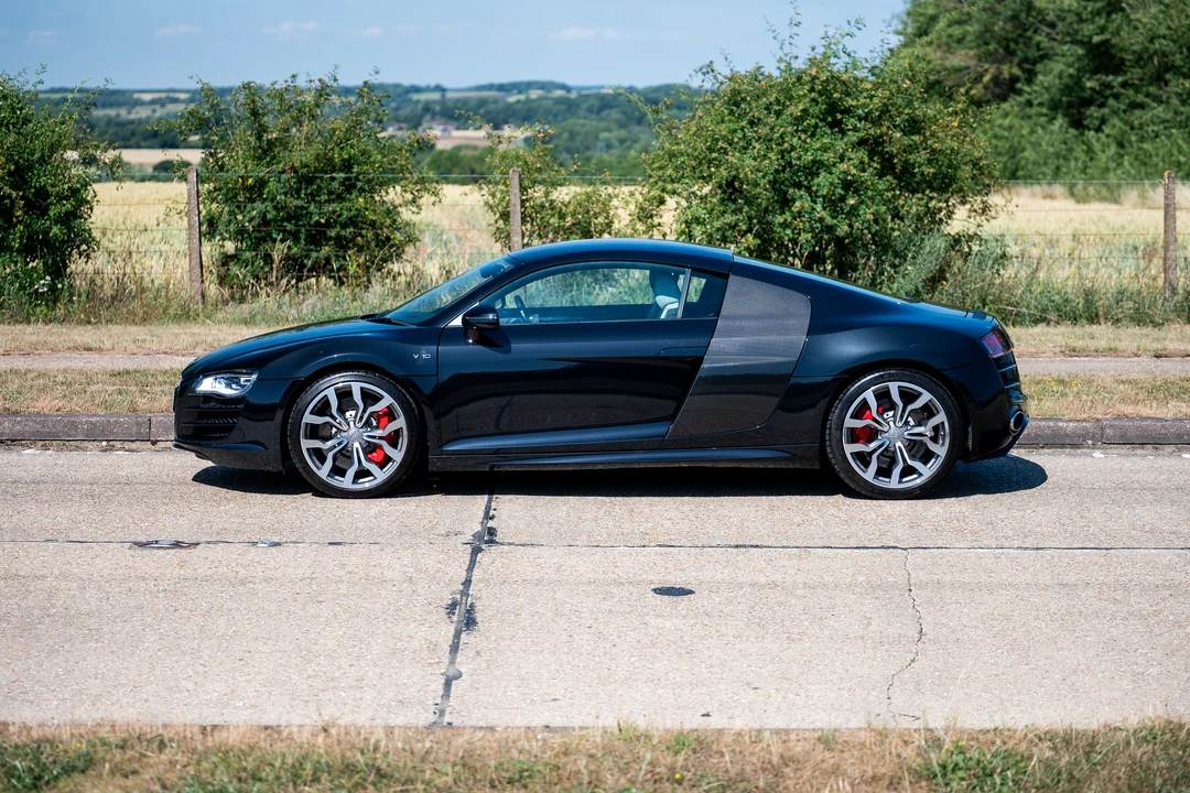 2010 Audi 42 R8 - Image 8 of 31