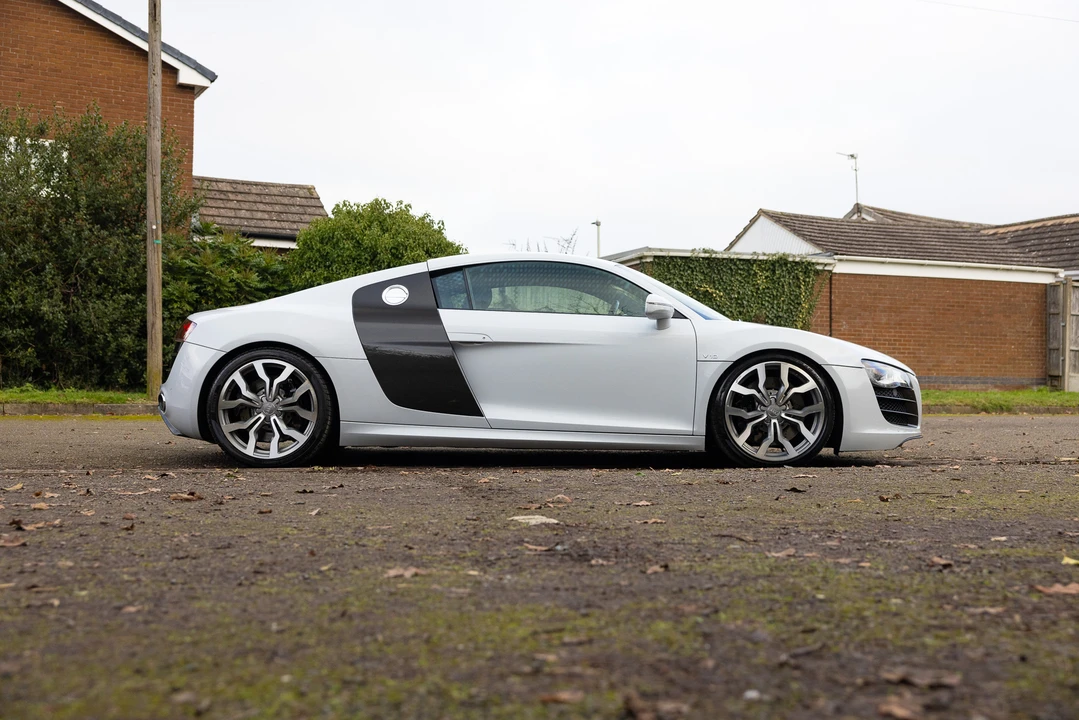 2010 Audi 42 R8 - Image 4 of 31
