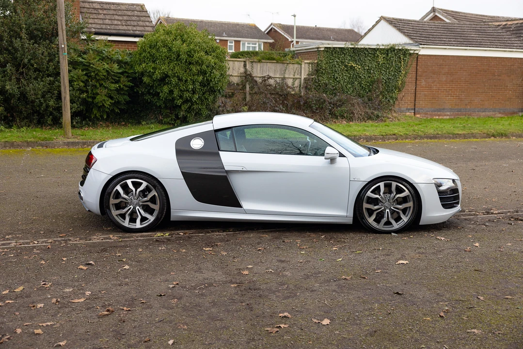 2010 Audi 42 R8 - Image 12 of 31