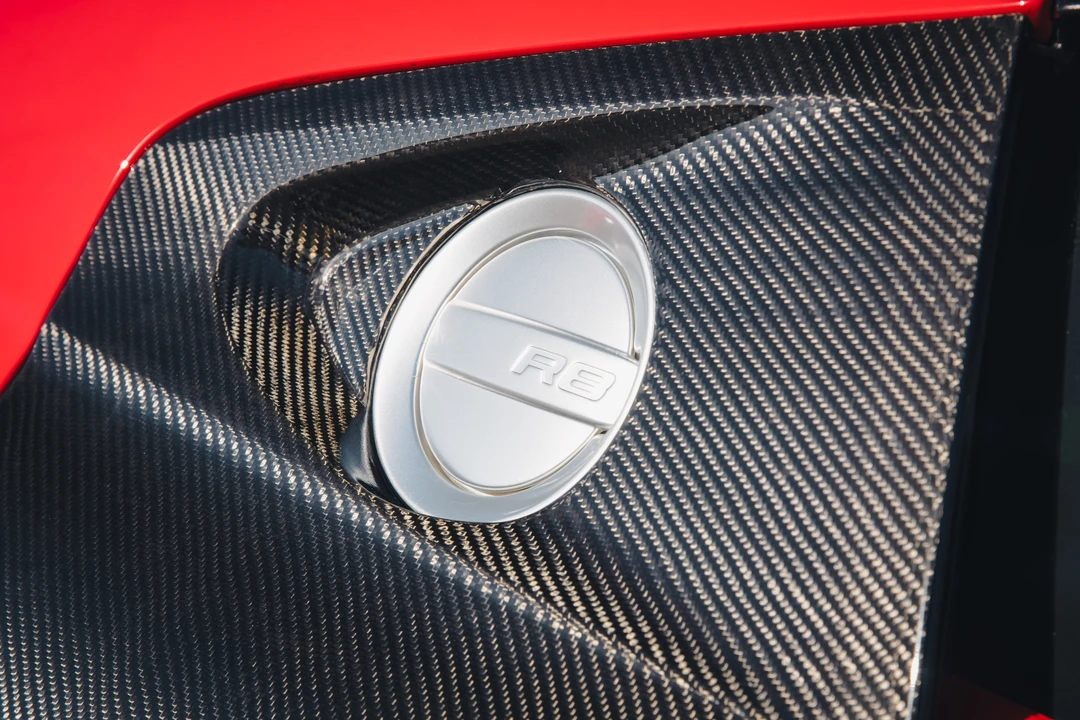 2010 Audi 42 R8 - Image 28 of 31