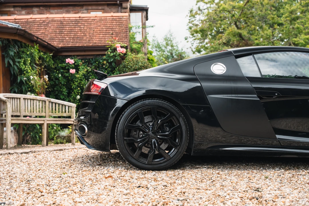 2010 Audi 42 R8 - Image 28 of 31