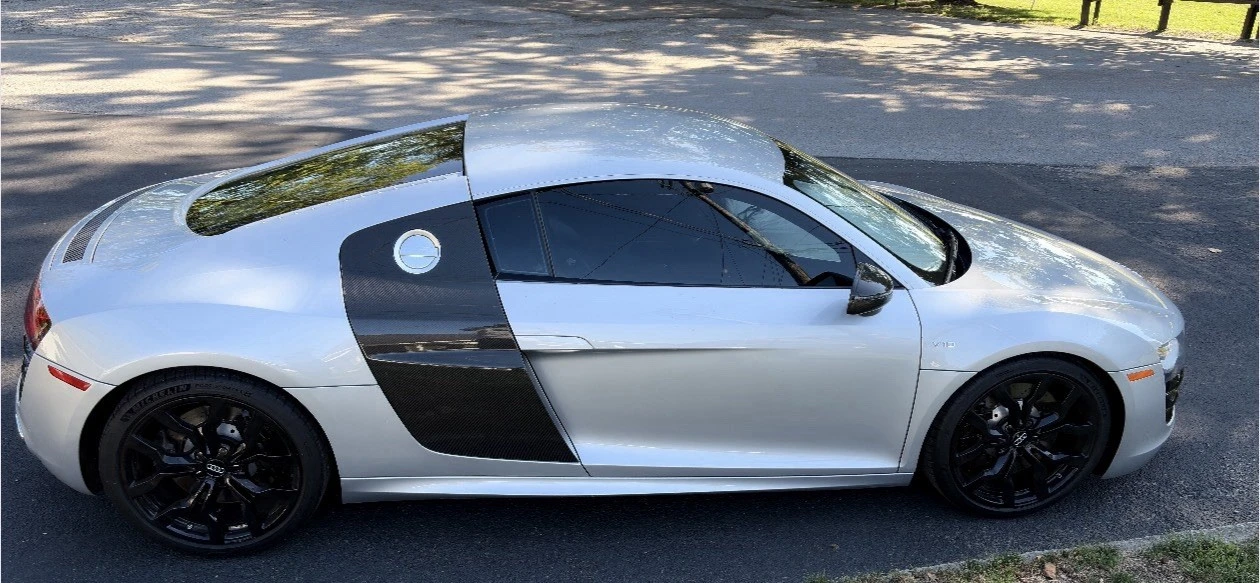 2010 Audi 42 R8 - Image 2 of 11