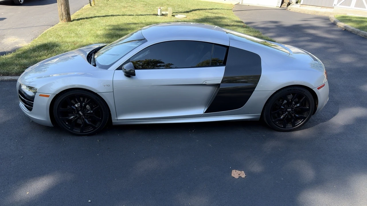 2010 Audi 42 R8 - Image 9 of 11