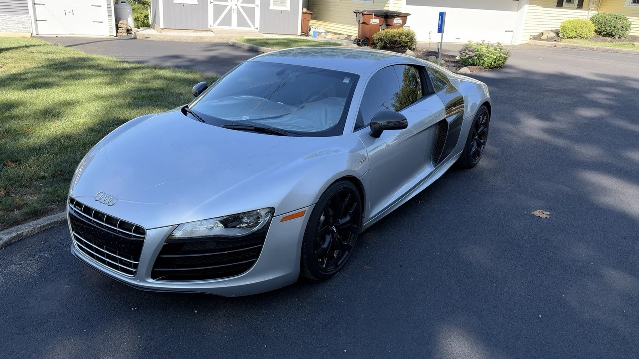 2010 Audi 42 R8 - Image 10 of 11