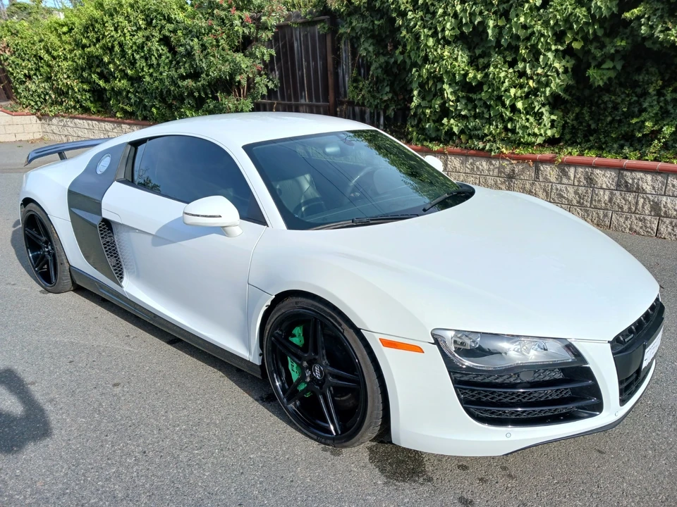2010 Audi 42 R8 - Image 8 of 31