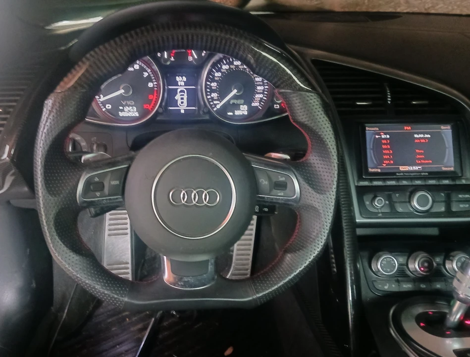 2010 Audi 42 R8 - Image 16 of 31