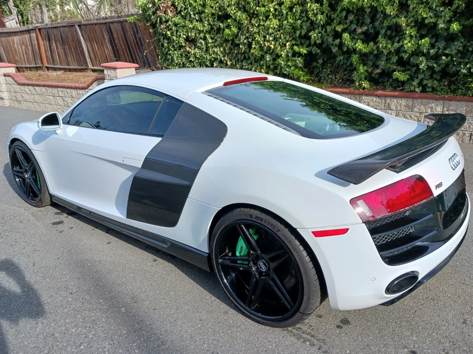 2010 Audi 42 R8 - Image 4 of 31