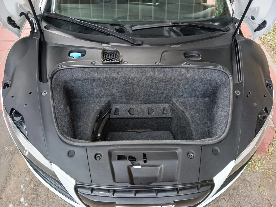2010 Audi 42 R8 - Image 28 of 31