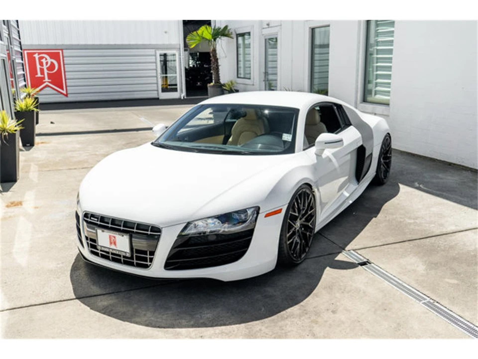 2010 Audi 42 R8 - Image 3 of 12