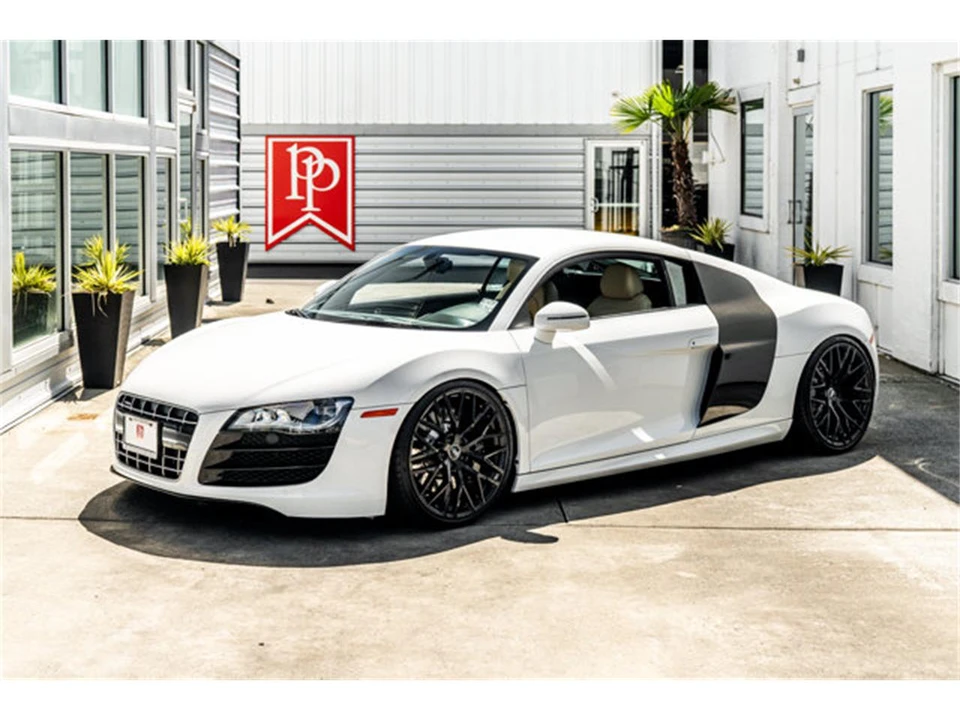 2010 Audi 42 R8 - Image 2 of 12