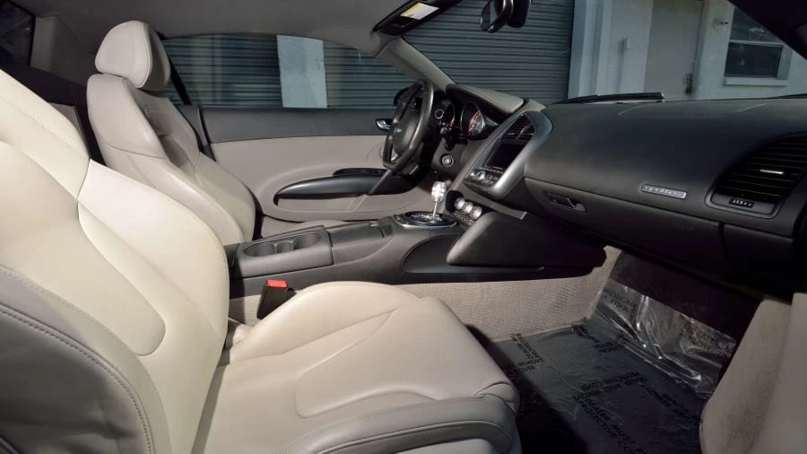 2010 Audi 42 R8 - Image 5 of 20
