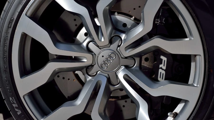 2010 Audi 42 R8 - Image 15 of 20