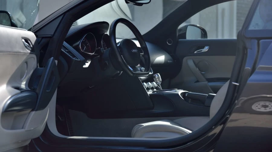 2010 Audi 42 R8 - Image 17 of 20