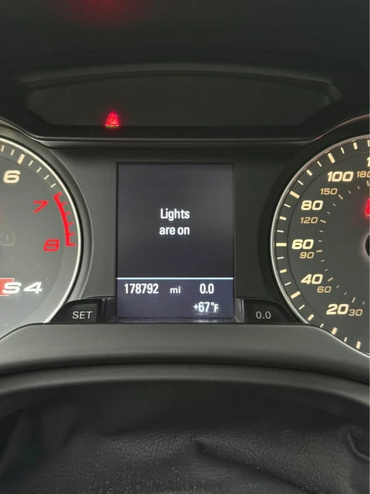 2010 Audi B8 S4 - Image 10 of 17