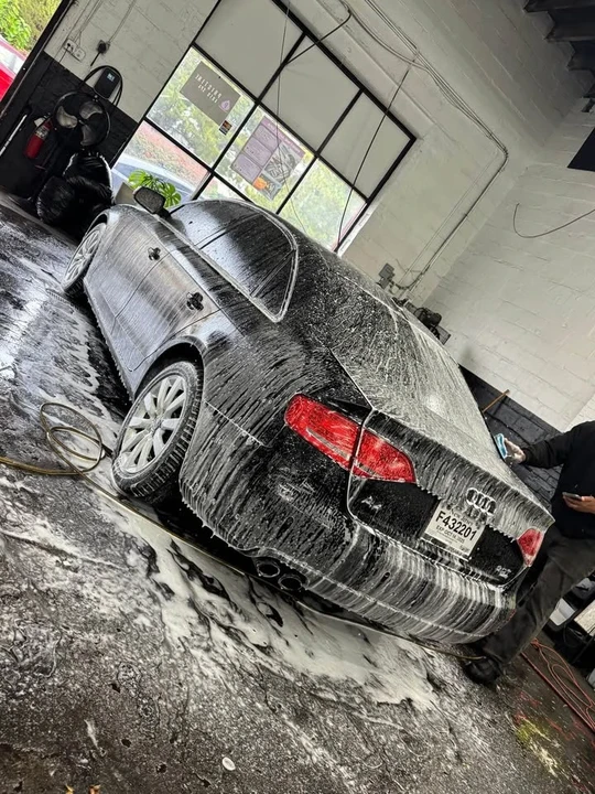 2010 Audi B8 A4 - Image 2 of 8