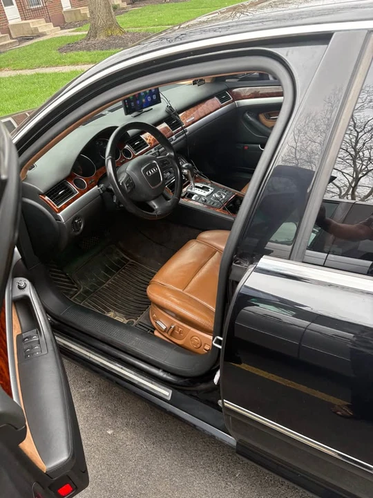 2010 Audi D3 A8 - Image 2 of 4