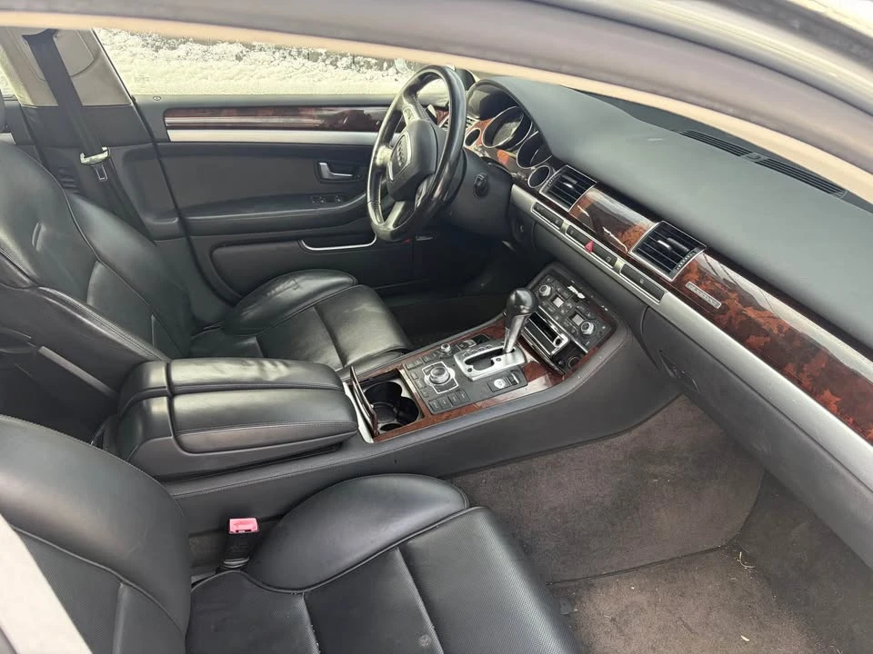2010 Audi D4 A8 - Image 2 of 3