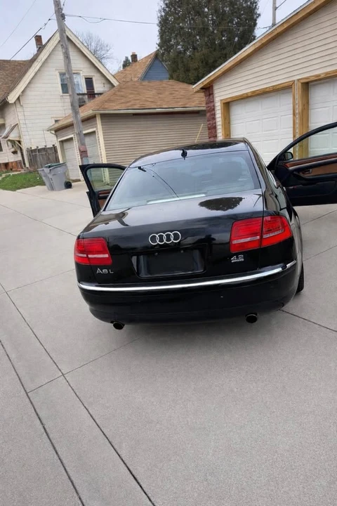 2010 Audi D4 A8 - Image 8 of 8
