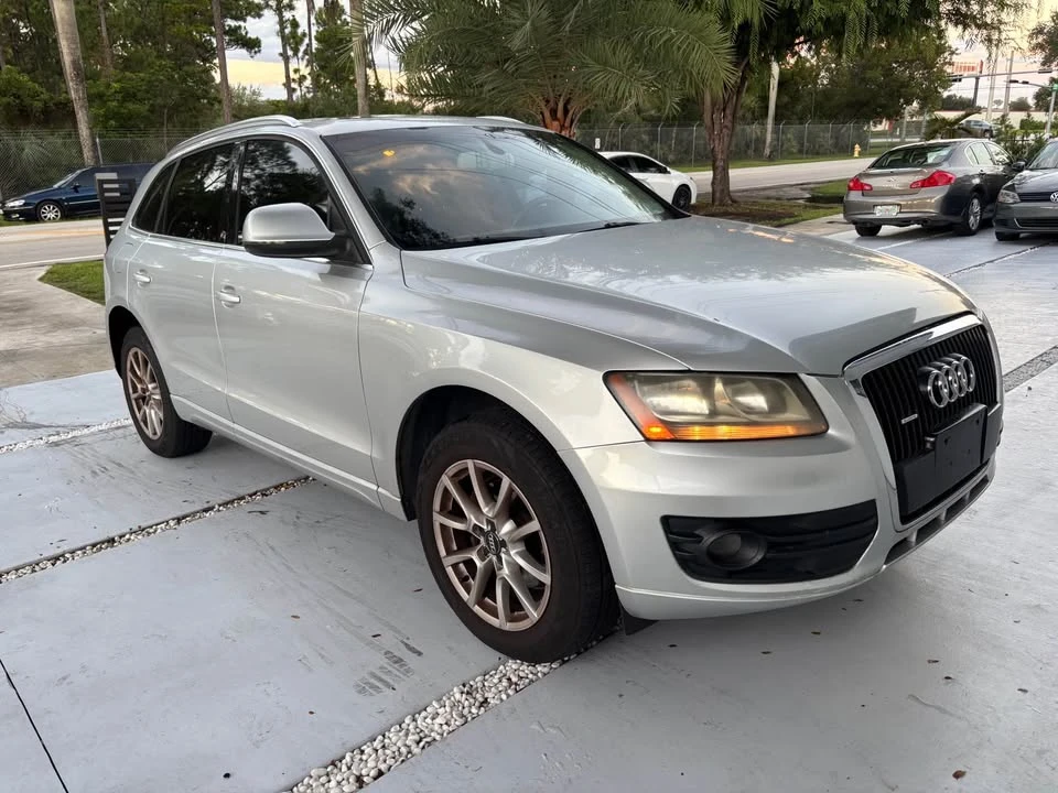 2010 Audi 8R Q5 - Image 2 of 12