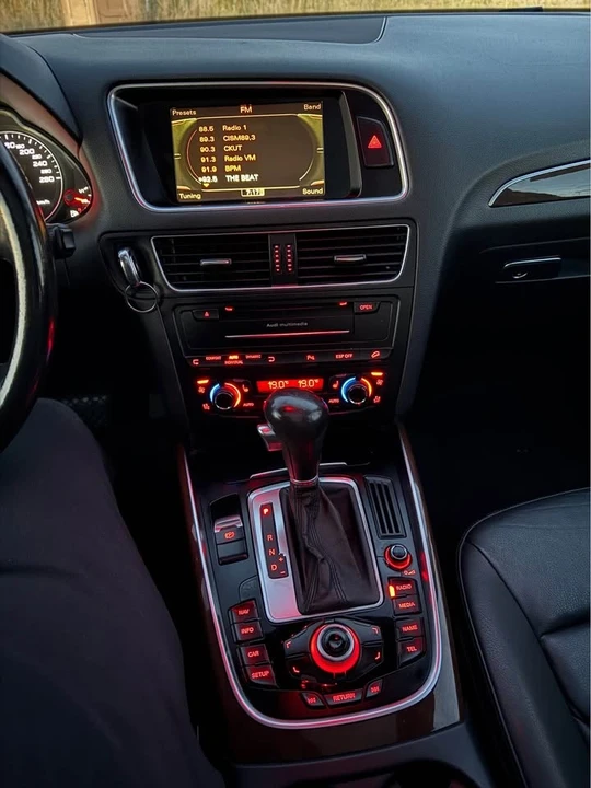 2010 Audi 8R Q5 - Image 8 of 11