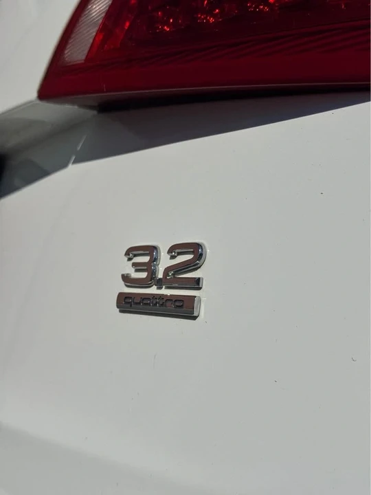 2010 Audi 8R Q5 - Image 3 of 12