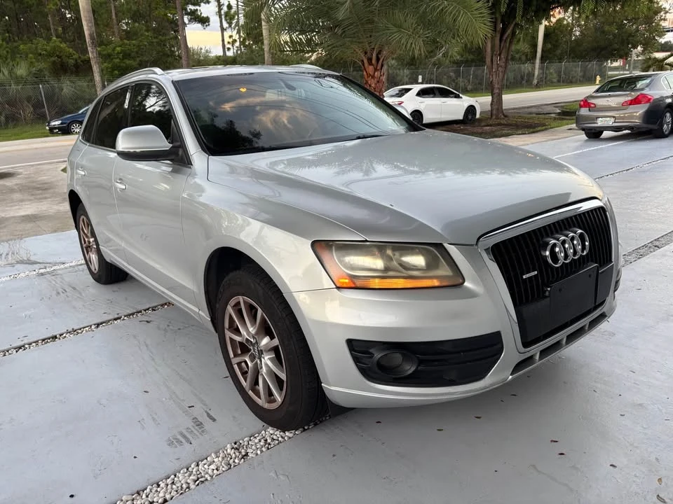 2010 Audi 8R Q5 - Image 2 of 9