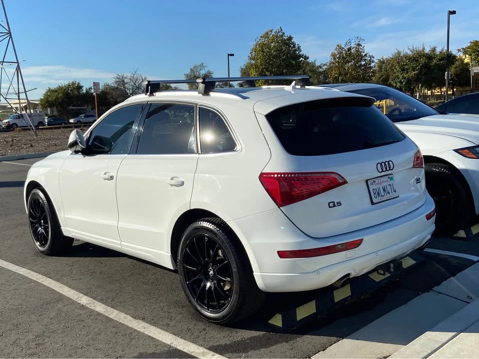 2010 Audi 8R Q5 - Image 2 of 8