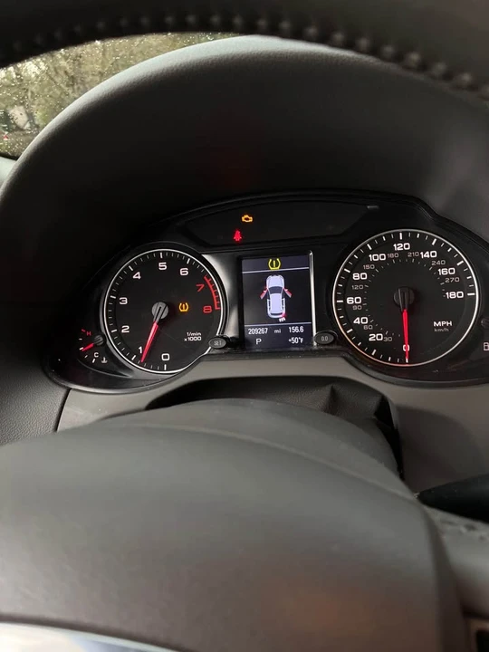 2010 Audi 8R Q5 - Image 3 of 11