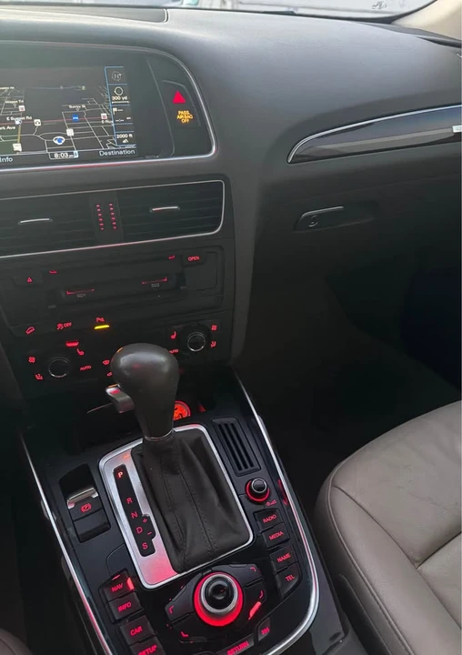 2010 Audi 8R Q5 - Image 12 of 15
