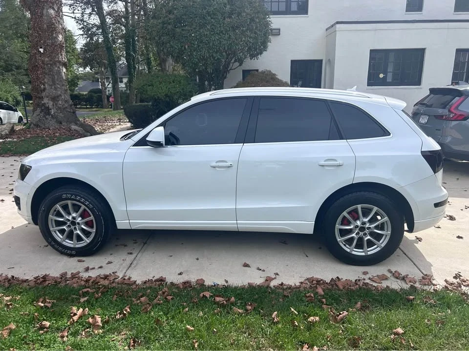 2010 Audi 8R Q5 - Image 2 of 8