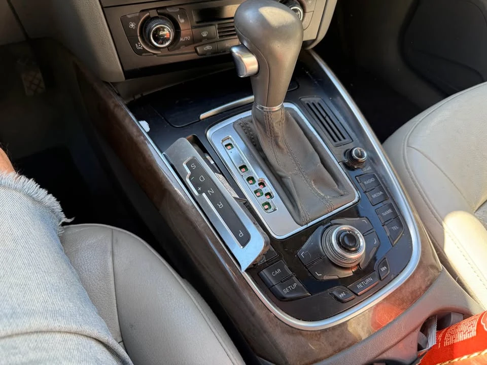 2010 Audi 8R Q5 - Image 14 of 14