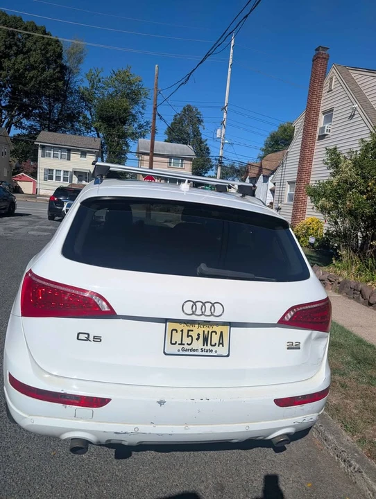 2010 Audi 8R Q5 - Image 2 of 17