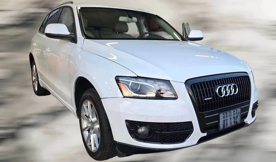 2010 Audi 8R Q5 - Image 2 of 17