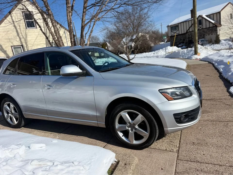 2010 Audi 8R Q5 - Image 2 of 10