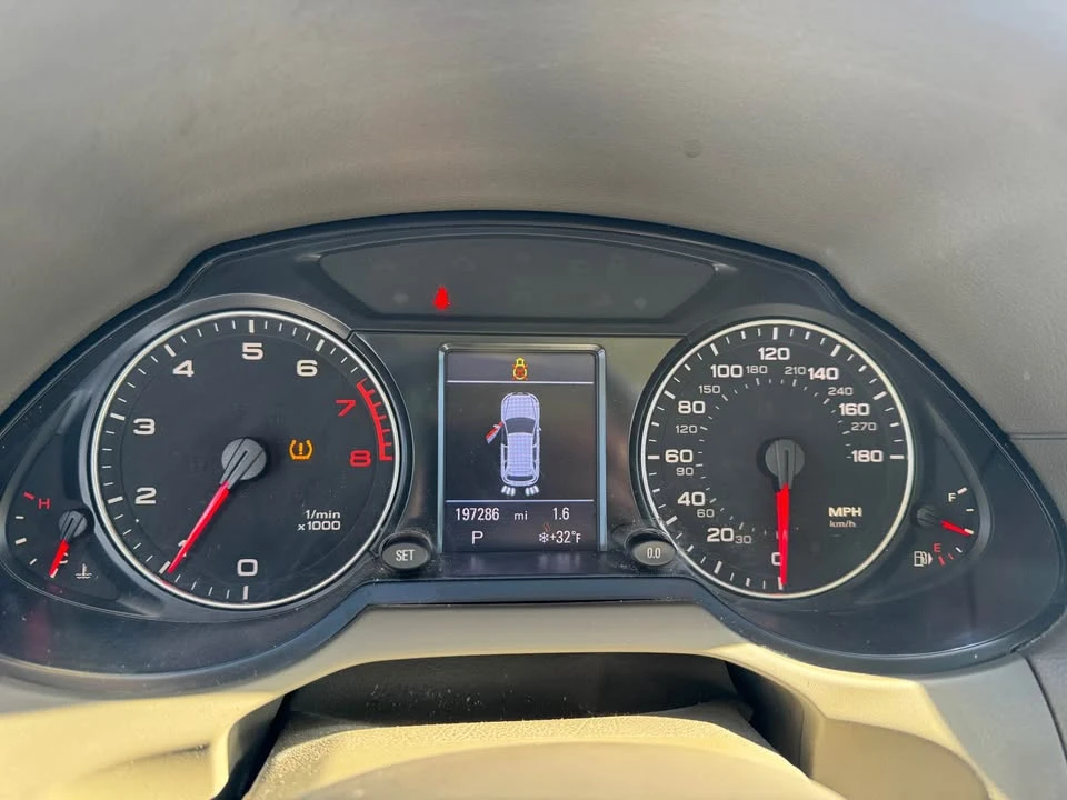 2010 Audi 8R Q5 - Image 10 of 13