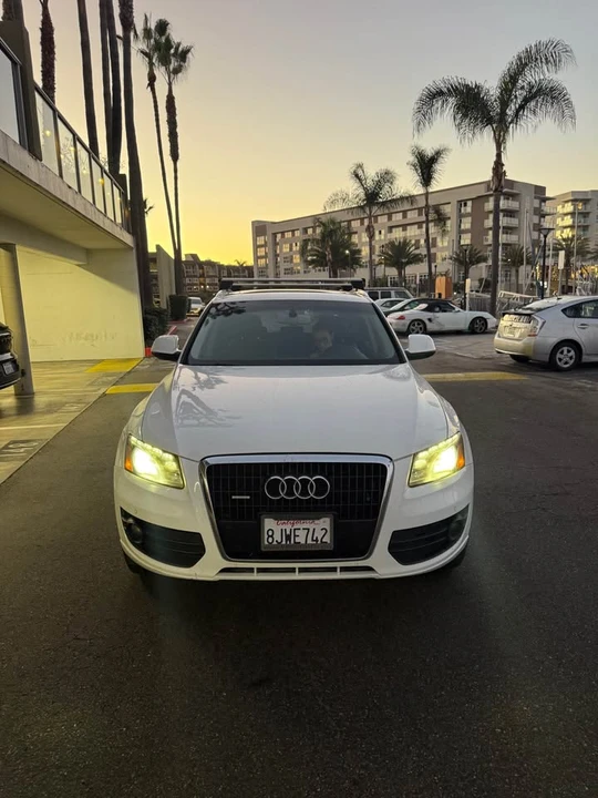 2010 Audi 8R Q5 - Image 2 of 8