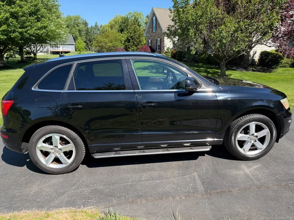 2010 Audi 8R Q5 - Image 2 of 17