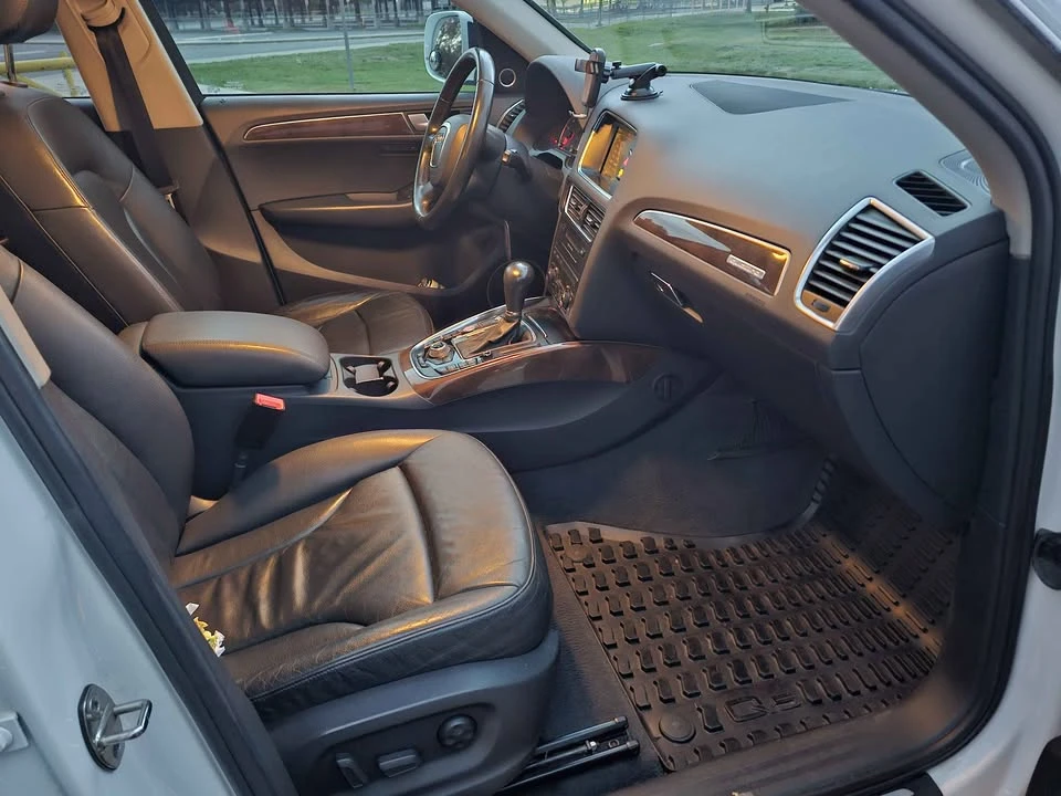 2010 Audi 8R Q5 - Image 8 of 9